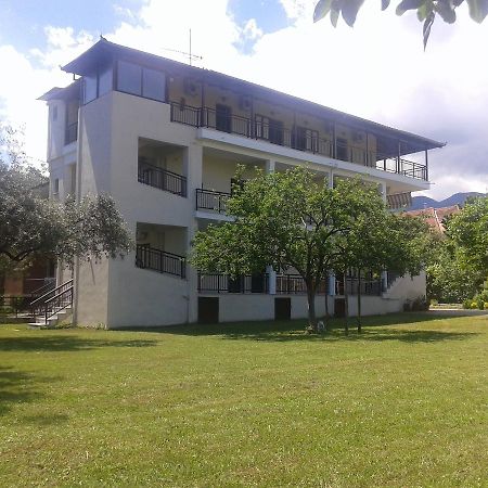 Trantas Rooms Paralia Skotinis Exterior photo