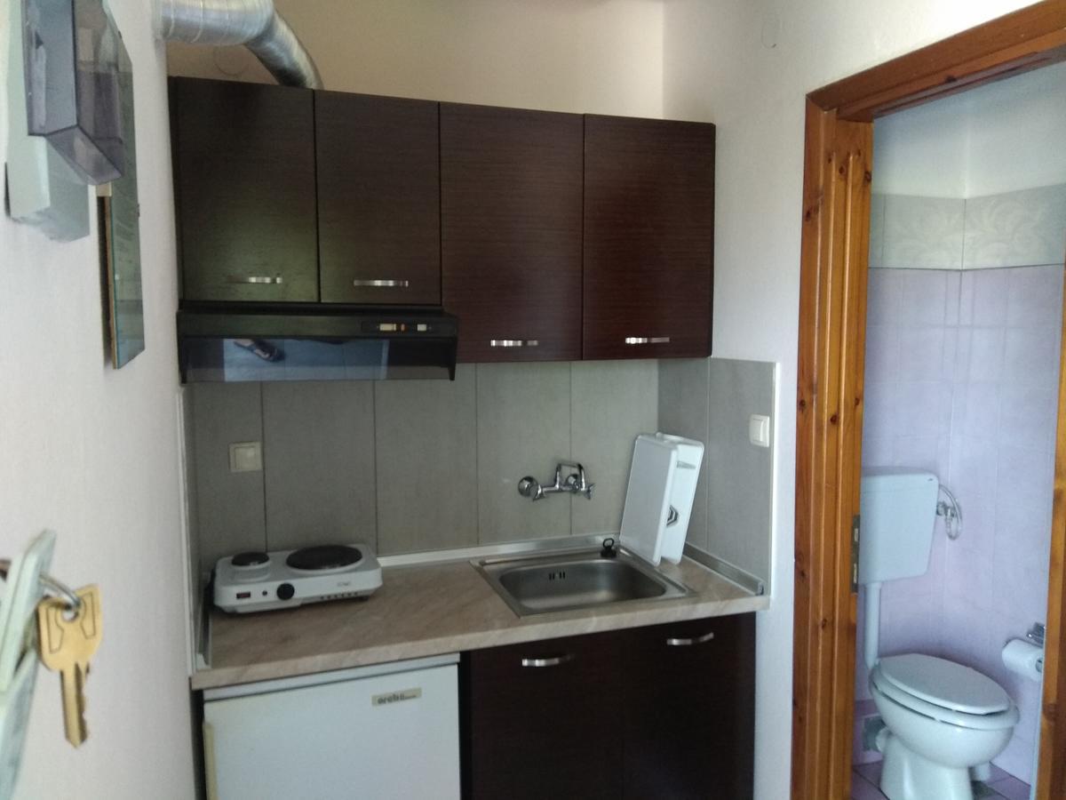 Trantas Rooms Paralia Skotinis Exterior photo