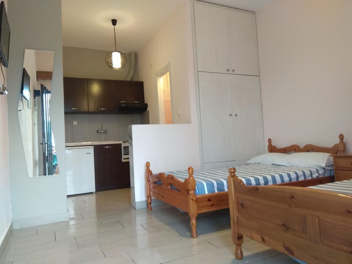 Trantas Rooms Paralia Skotinis Exterior photo