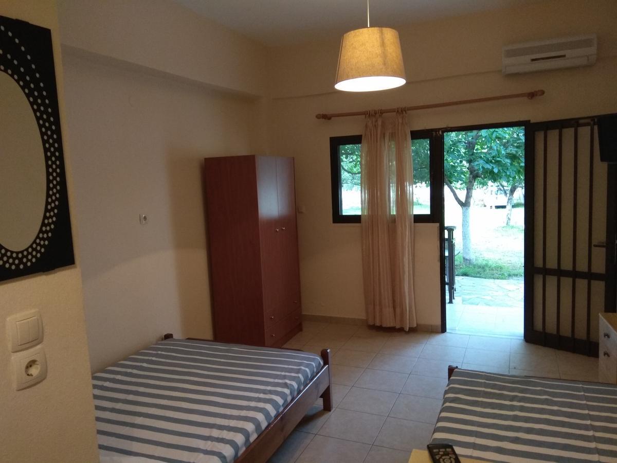 Trantas Rooms Paralia Skotinis Exterior photo