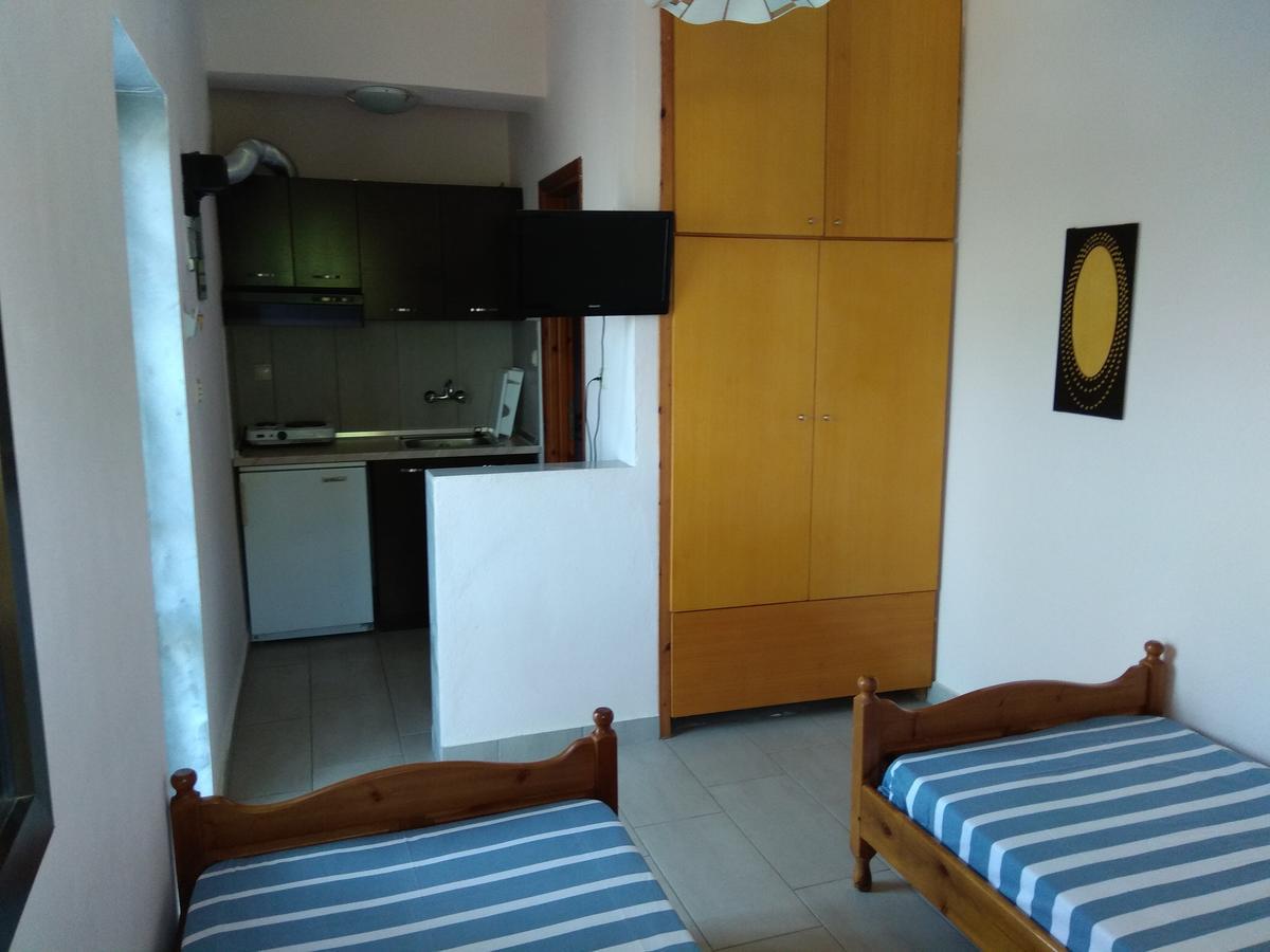 Trantas Rooms Paralia Skotinis Exterior photo