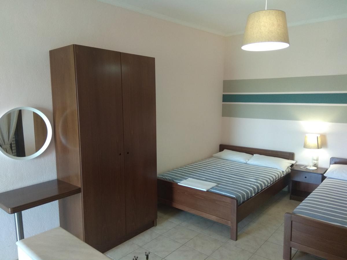 Trantas Rooms Paralia Skotinis Exterior photo