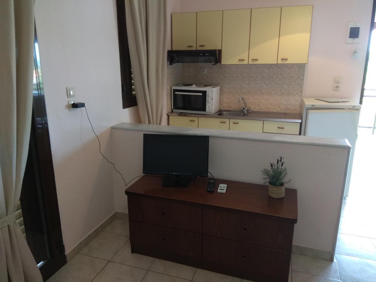 Trantas Rooms Paralia Skotinis Exterior photo