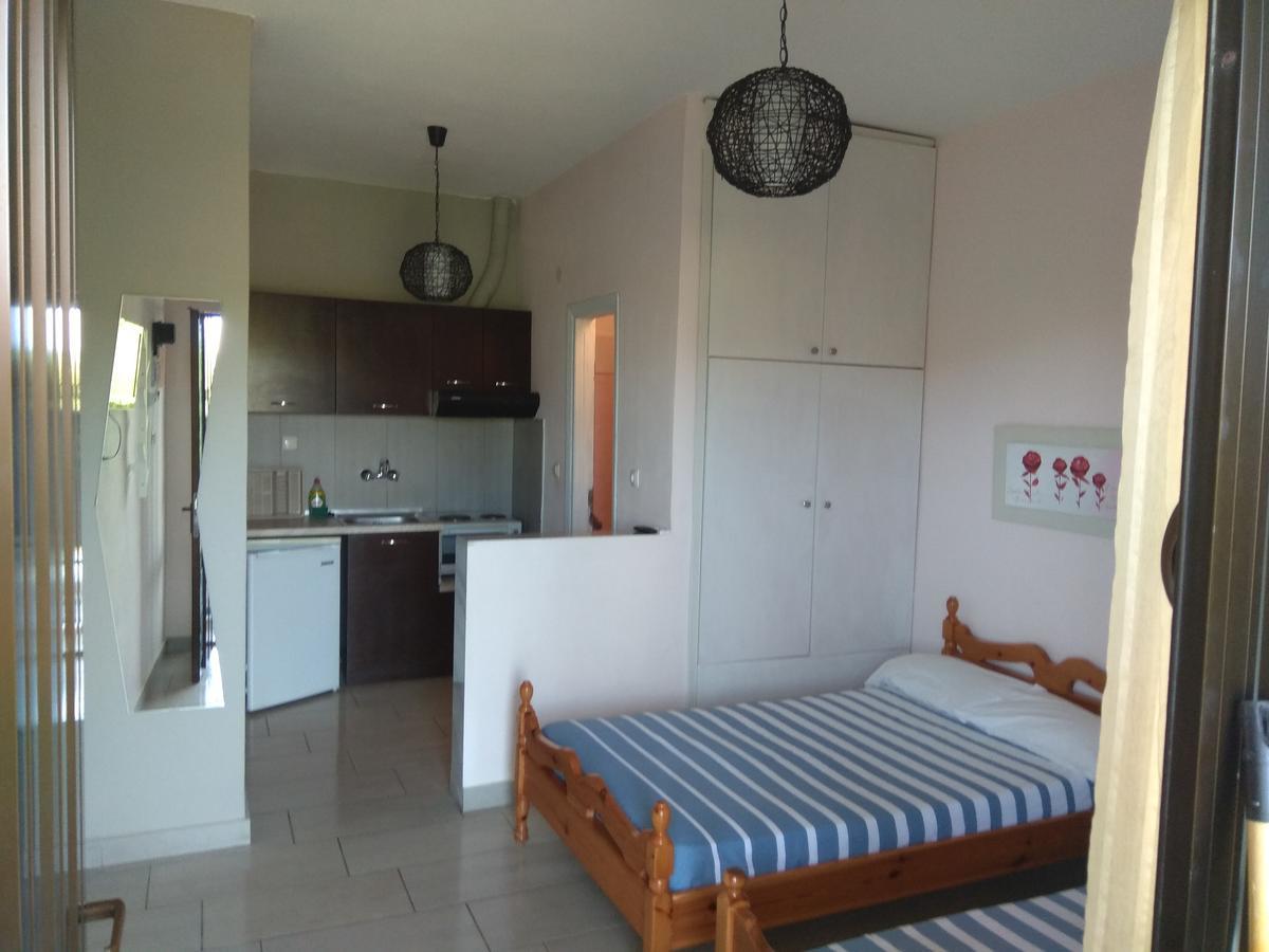 Trantas Rooms Paralia Skotinis Exterior photo